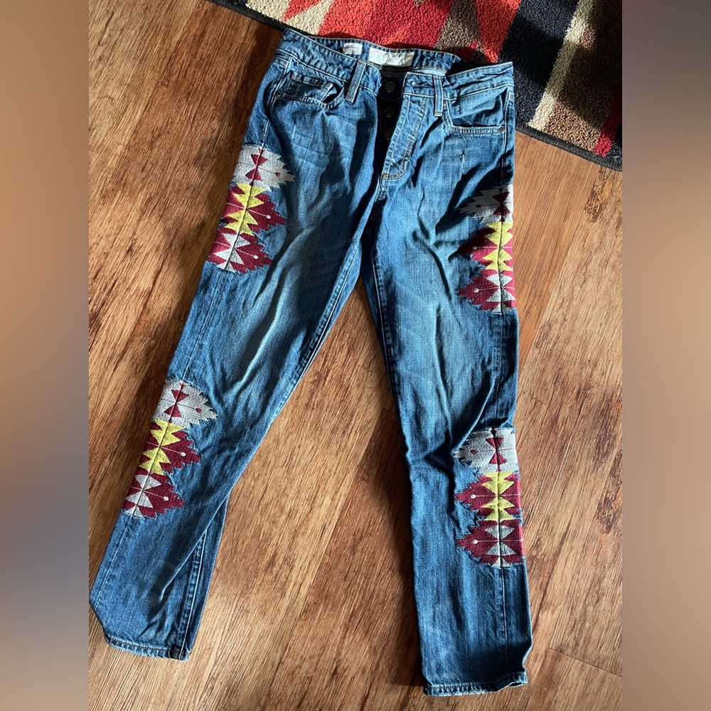 Miss Me Vintage Jeans with embroidery detail